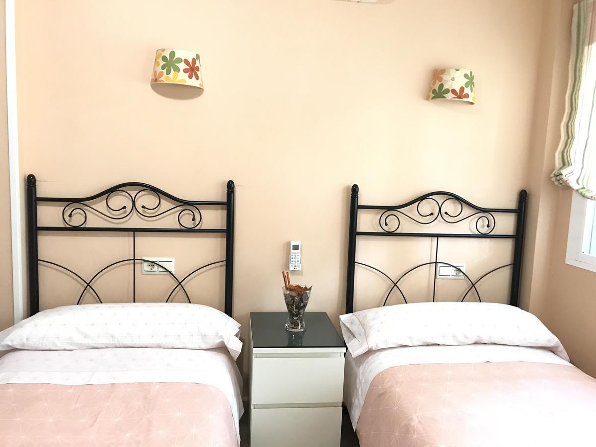 Apartamento Holidays On The Beach Torremolinos Exterior foto